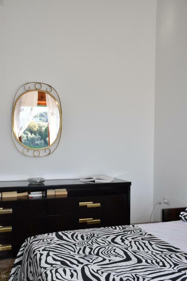De Gregorio Apartment มัสซาลูเบรนเซ ภายนอก รูปภาพ