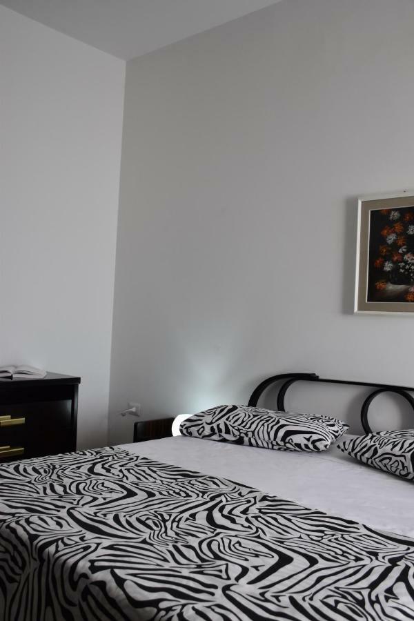 De Gregorio Apartment มัสซาลูเบรนเซ ภายนอก รูปภาพ