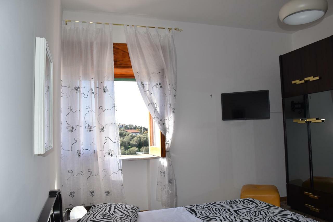 De Gregorio Apartment มัสซาลูเบรนเซ ภายนอก รูปภาพ