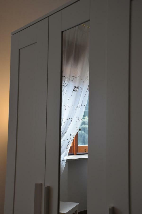 De Gregorio Apartment มัสซาลูเบรนเซ ภายนอก รูปภาพ
