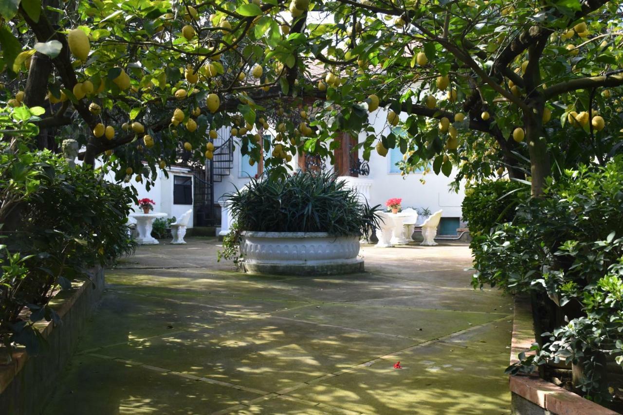 De Gregorio Apartment มัสซาลูเบรนเซ ภายนอก รูปภาพ
